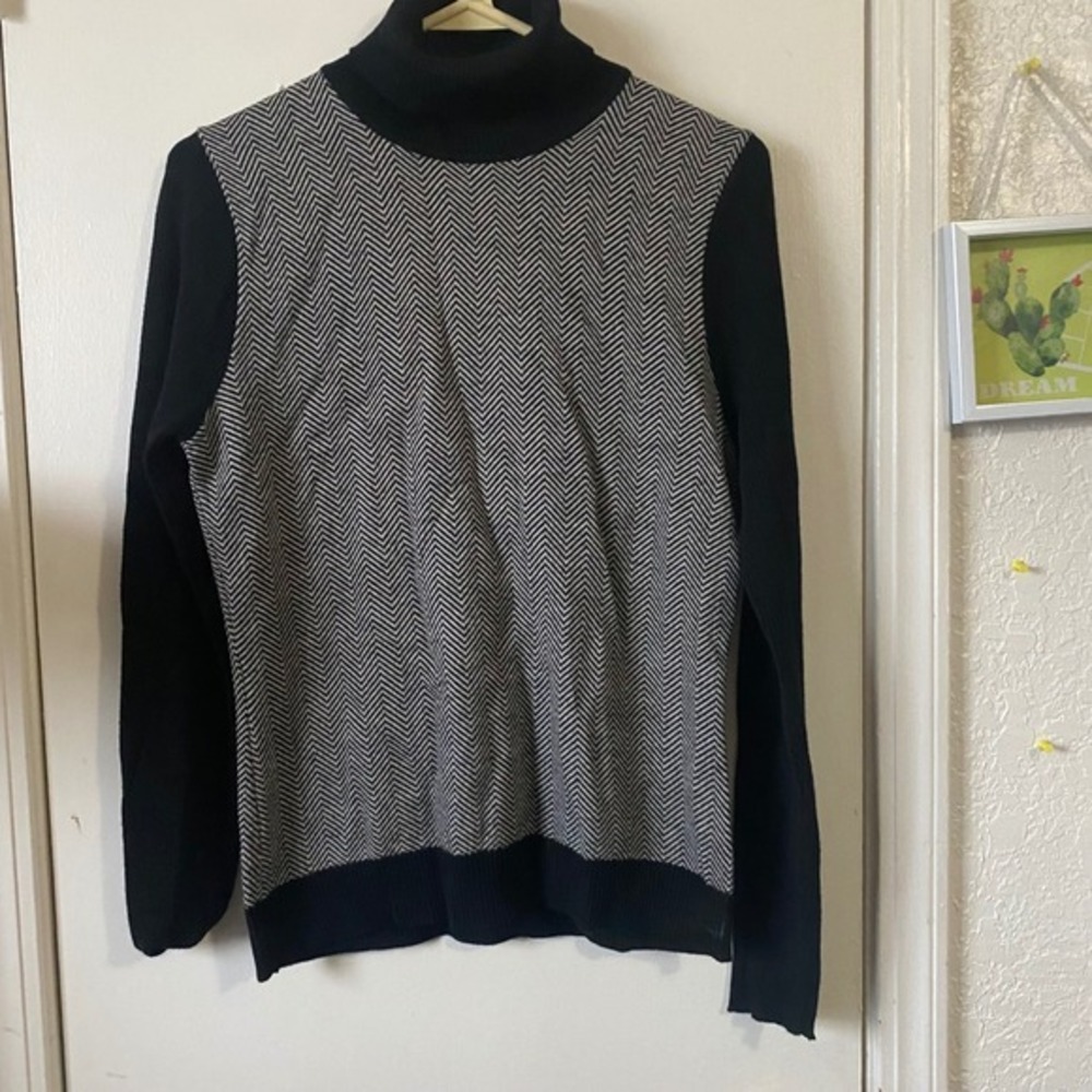 Talbots Turtleneck Merino Sweater Black White Chevron Pattern Long Sleeve Top